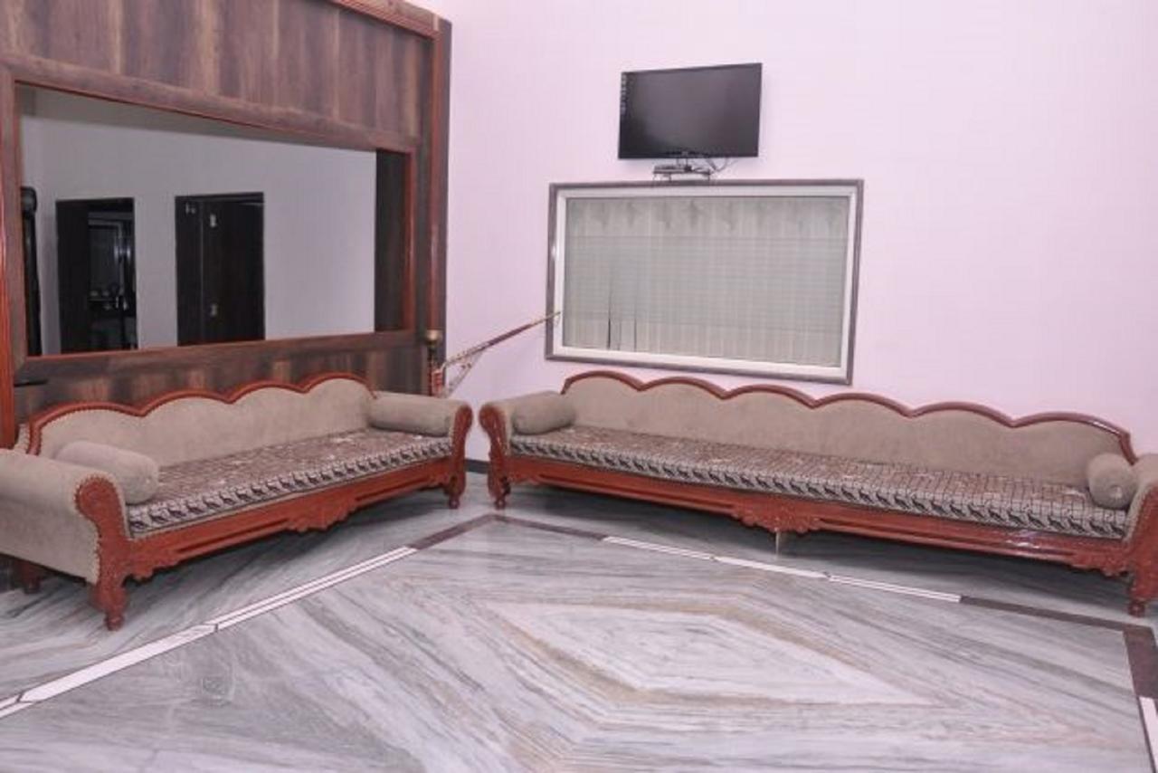 Hotel Amar Palace Abu Road Exterior photo